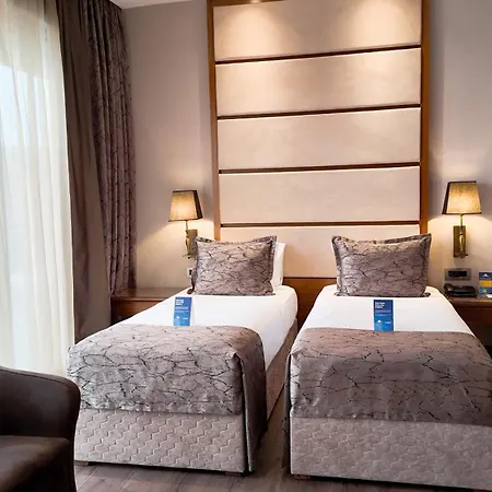فندق Days By Wyndham Maltepe 4*